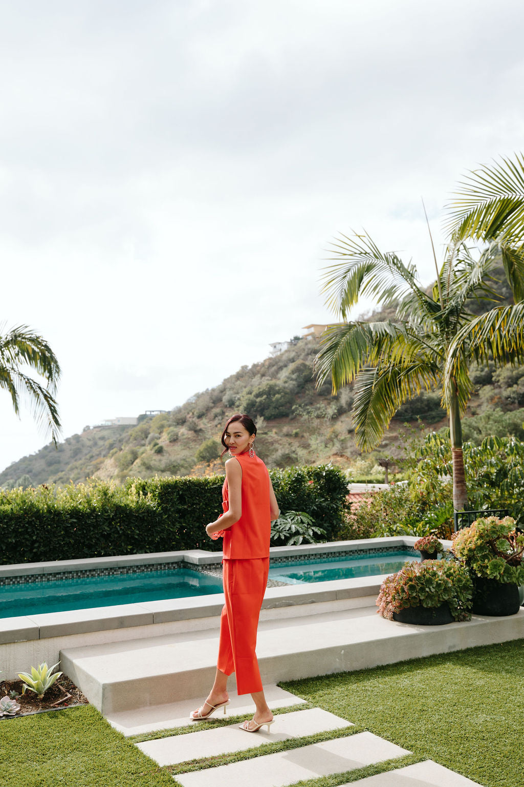 SLEEVELESS CORAL SIDE TIE SET